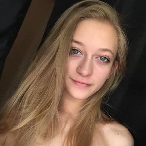 Meet your Posher, Hayley